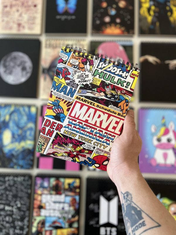 دفترچه جلد چوبیmarvel