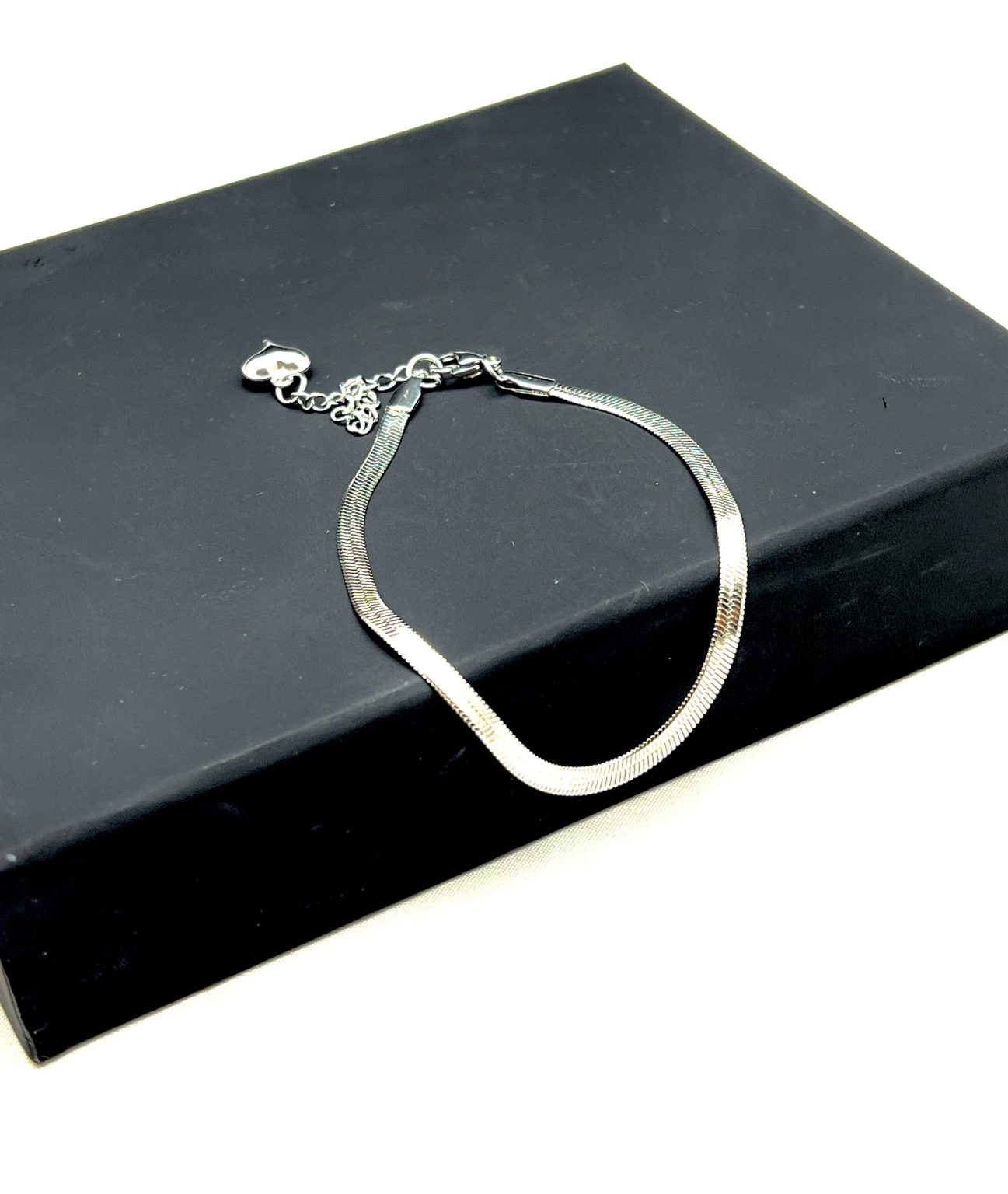 دستبند نقره ای ماری استیل