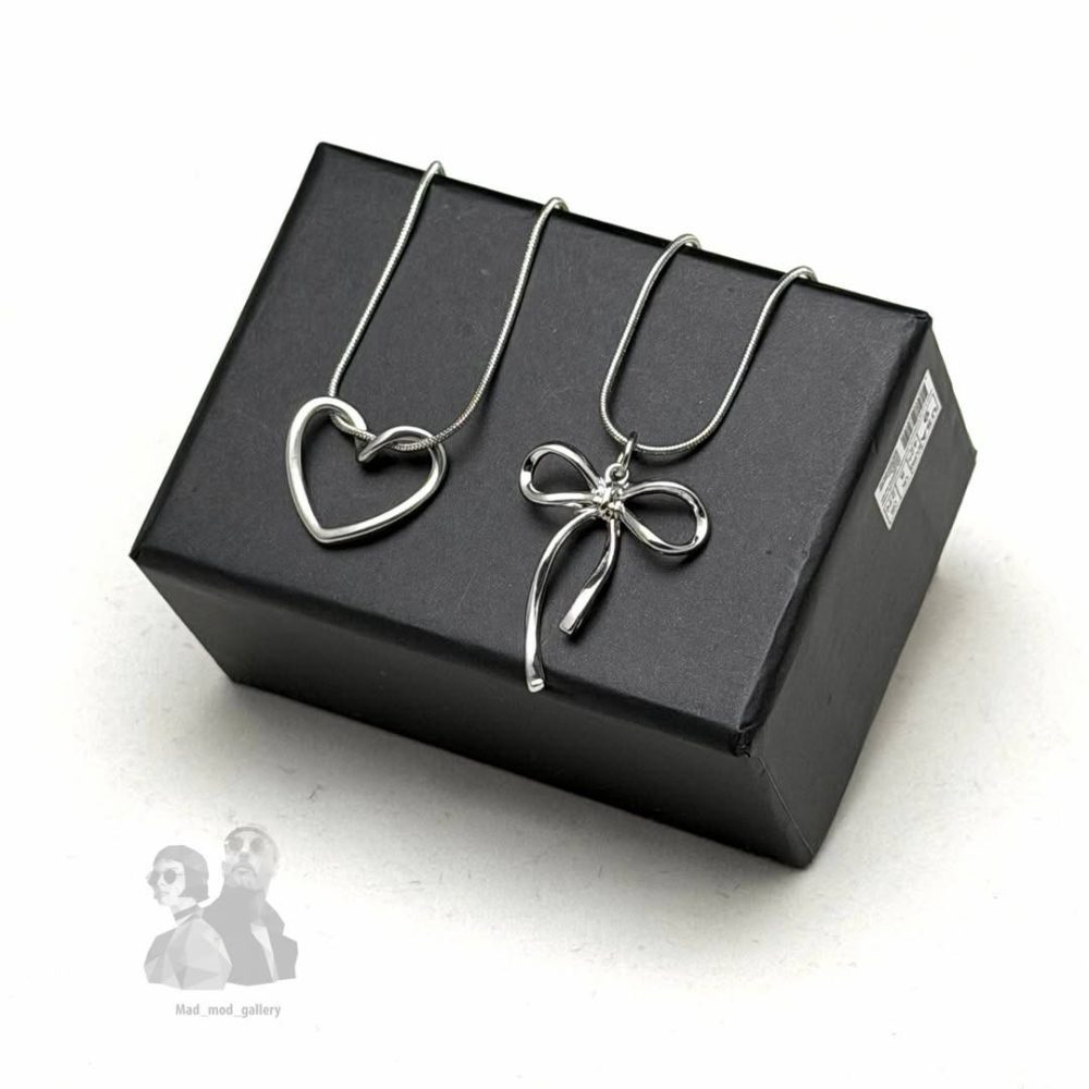 گردنبند مینیمال قلب و پاپیون